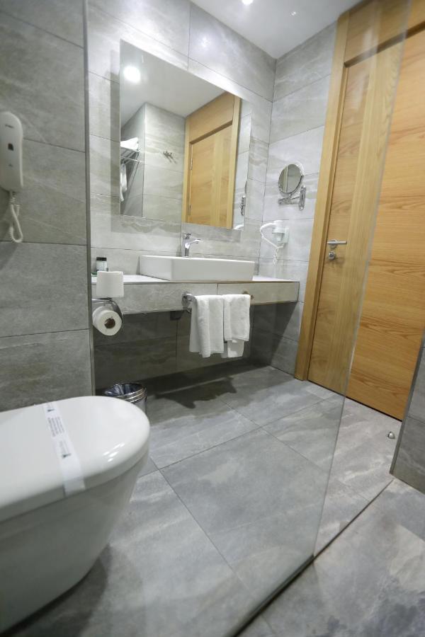 The Green Park Gaziantep Exterior foto Bathroom in a hotel