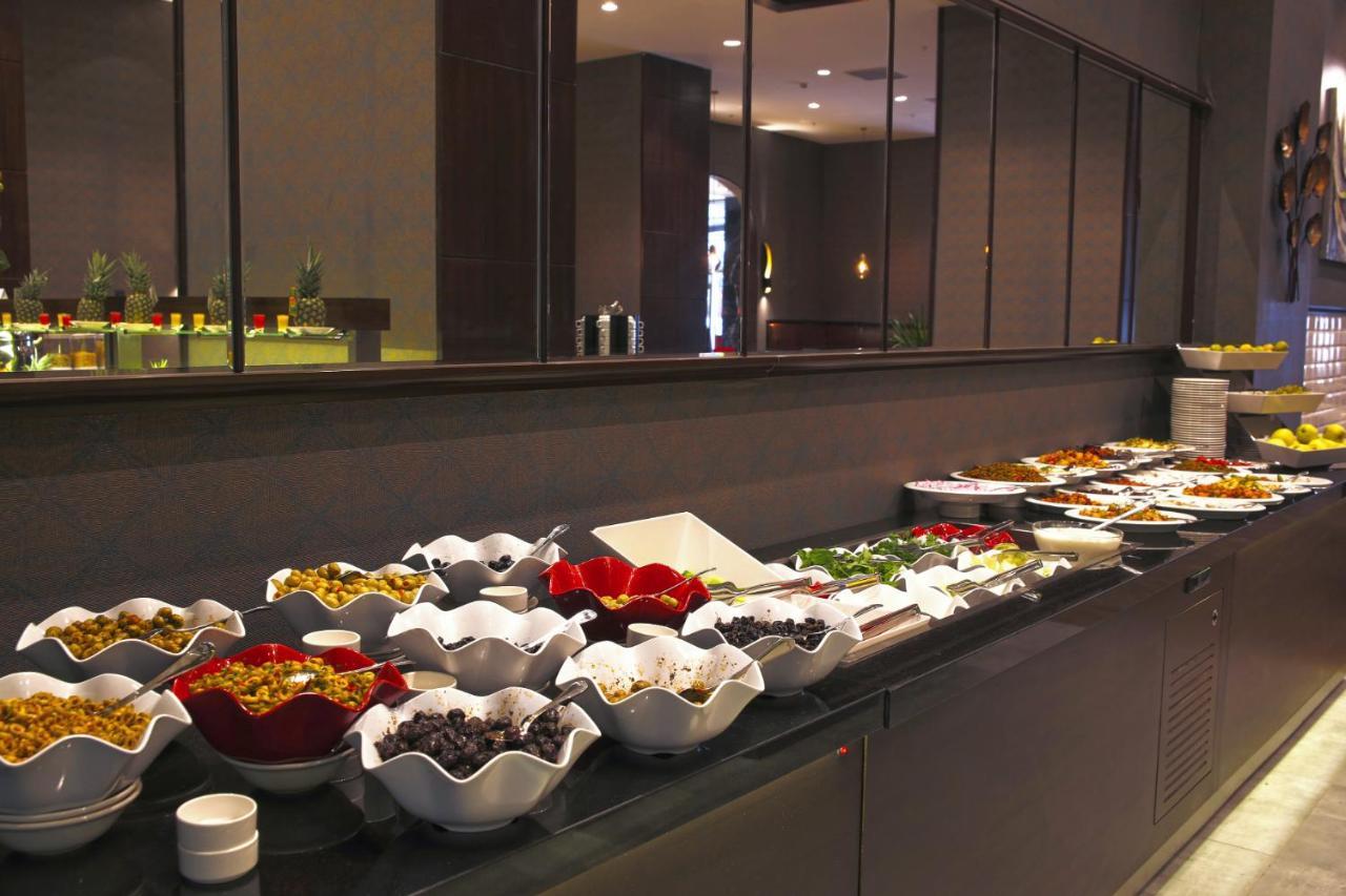 The Green Park Gaziantep Exterior foto A salad bar